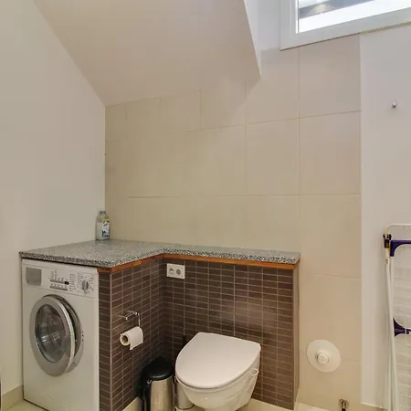 Apartmán Varnava - 200m From The Sea By Interhome *